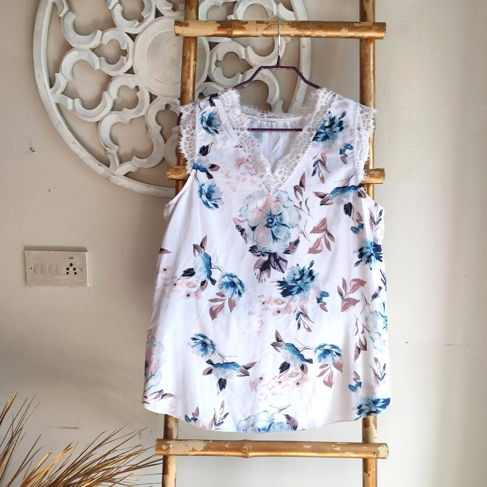 Floral Lace Trim Top - Picture 7 of 16